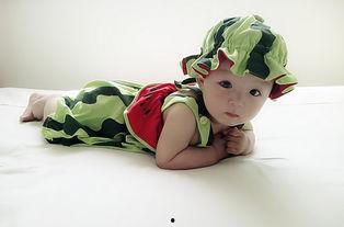 吃瓜萌主英语,Eating Watermelon Queen: A Tale of Taste and Tradition