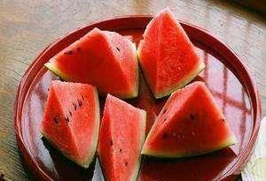 不仅吃饭还吃瓜,不仅吃饭，还要吃出生活滋味  第2张