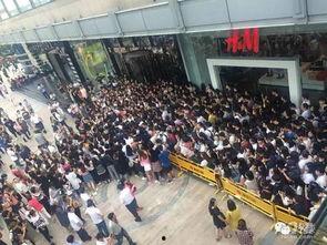 群众排队吃瓜的视频,民众热情围观,共享夏日清凉时光 第3张 群众排队吃瓜的视频,民众热情围观,共享夏日清凉时光 第3张