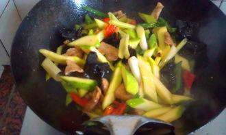 小瓜怎么炒吃牛肉,家常美味，营养满分  第2张